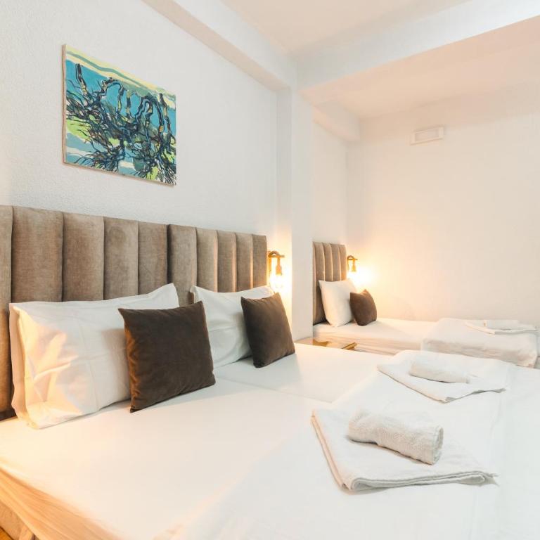 Wiena Apartments - Triple Room with Terrace - 7