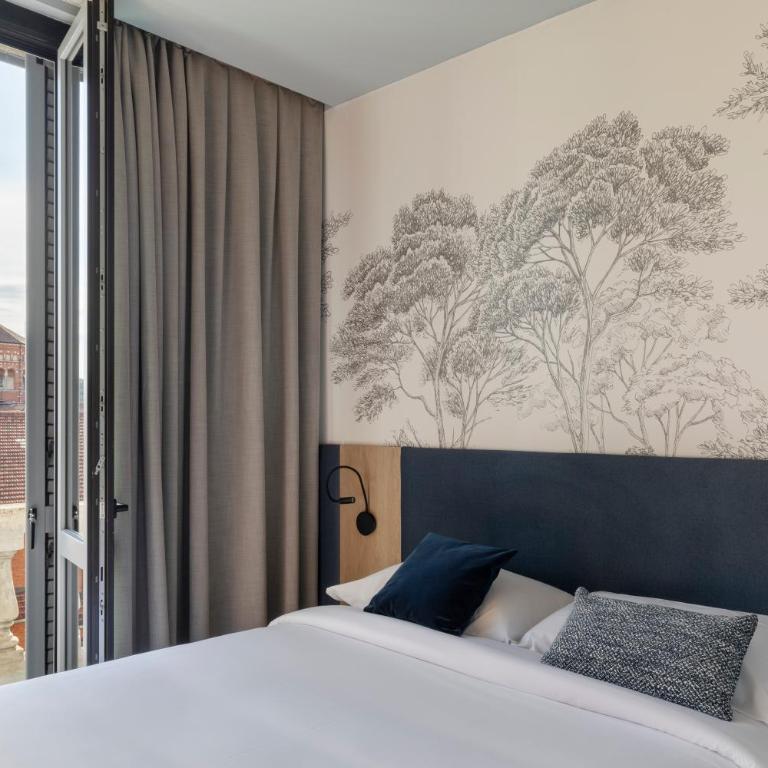 Tonale 20 - Deluxe Double Room with Balcony - 1
