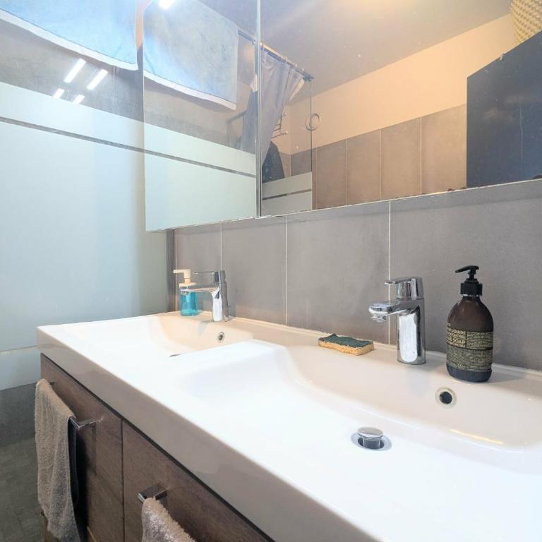 Spacieux appartement 2 chambres - 5 personnes - Appartement 2 Chambres - 15
