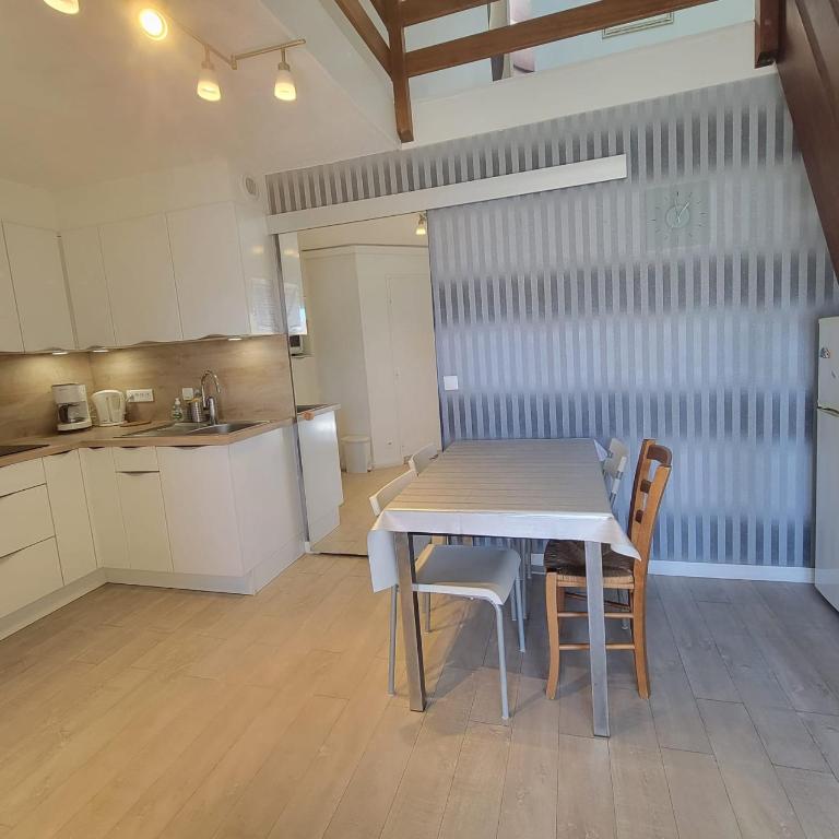 Beautiful T3 with balcony - near beach - Apartamento - 5