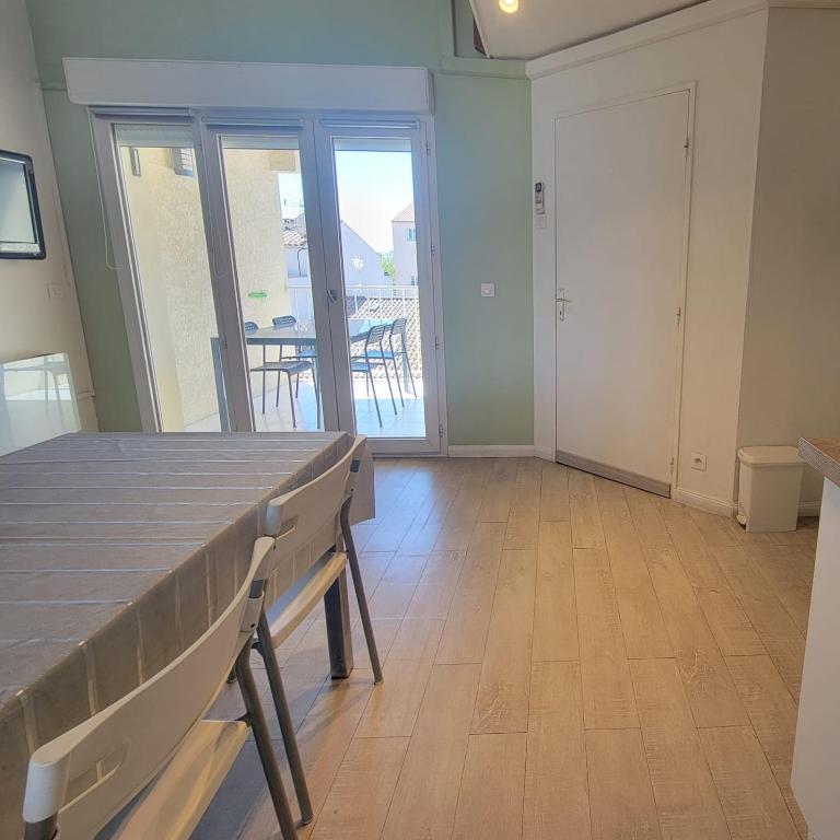 Beautiful T3 with balcony - near beach - Apartamento - 7
