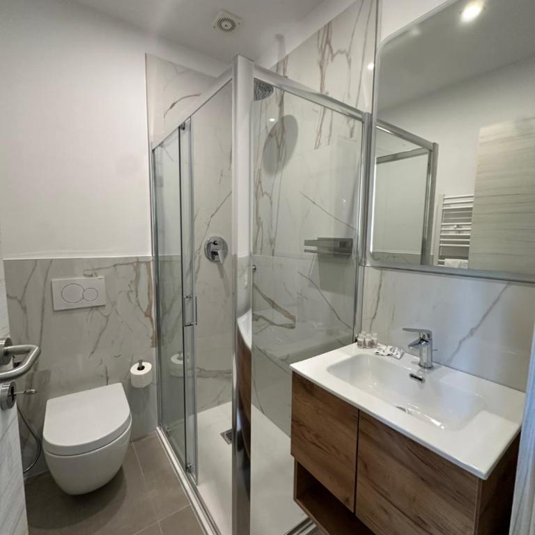Aura Suites Florence - Camera Tripla Comfort - 2