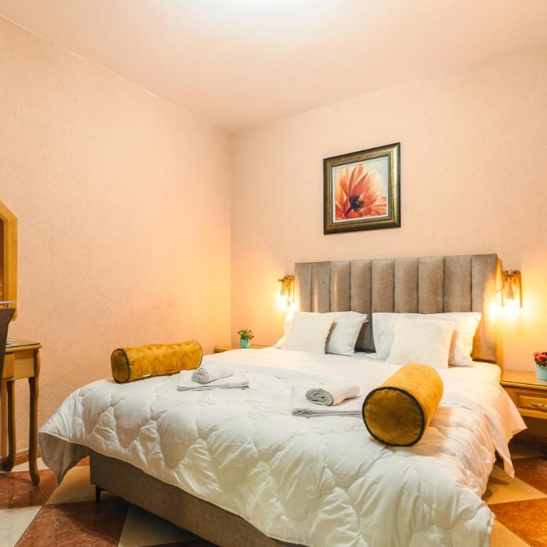 Wiena Apartments - Double Room with Terrace - 3