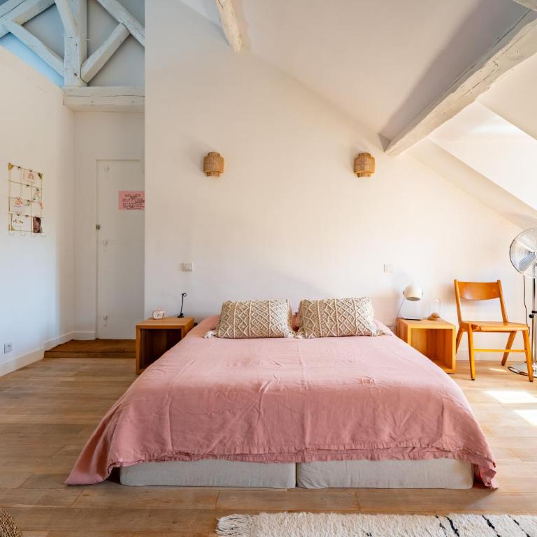 Grande chambre indépendante, charme, calme sur jardin, Nantes centre, accès privé par escalier de l'immeuble, sdb & wc privés, 10 minutes gare et palais des congrès - Apartment mit 1 Schlafzimmer - 4
