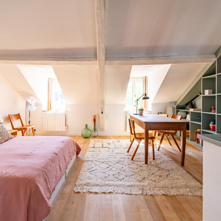 Grande chambre indépendante, charme, calme sur jardin, Nantes centre, accès privé par escalier de l'immeuble, sdb & wc privés, 10 minutes gare et palais des congrès - Apartment mit 1 Schlafzimmer - 2