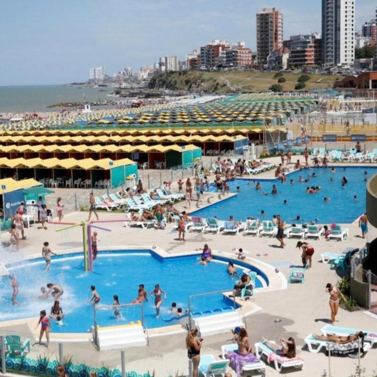 Hermoso Dpto a 1 cuadra del mar con cochera - One-Bedroom Apartment with Balcony - 2