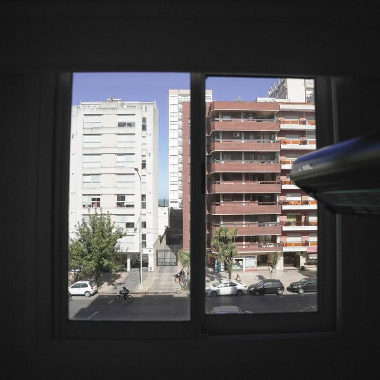 Hermoso Dpto a 1 cuadra del mar con cochera - One-Bedroom Apartment with Balcony - 4