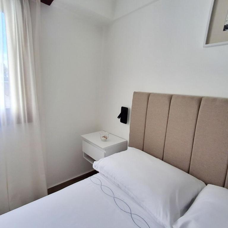 Hermoso Dpto a 1 cuadra del mar con cochera - One-Bedroom Apartment with Balcony - 12