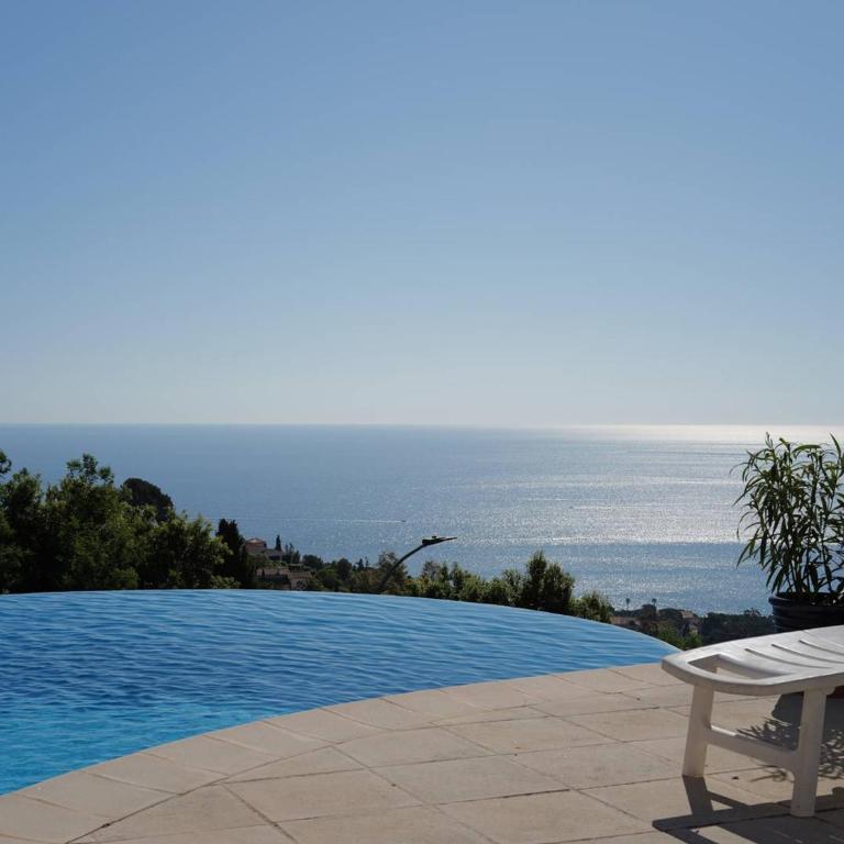 Villa moderne 3 chambres avec piscine et climatisation - FR-1-768-131 - Villa - 1