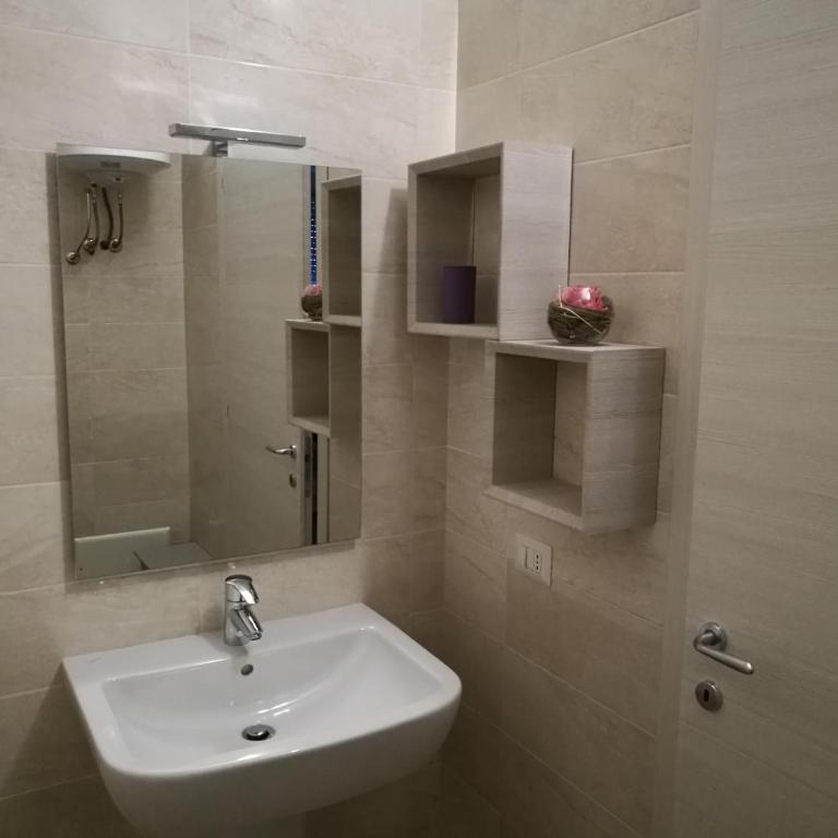 Melibi - Re Lear Apartments - Camera Tripla con Bagno Privato Esterno - 13