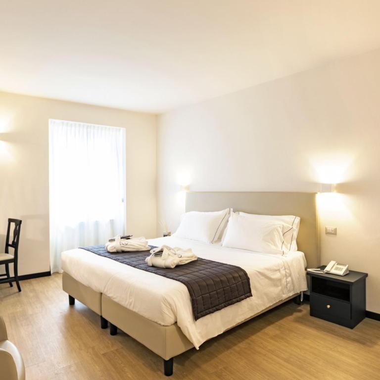 Hotel Villa Cipressi, by R Collection Hotels - Deluxe Double Room with Lake View - 6