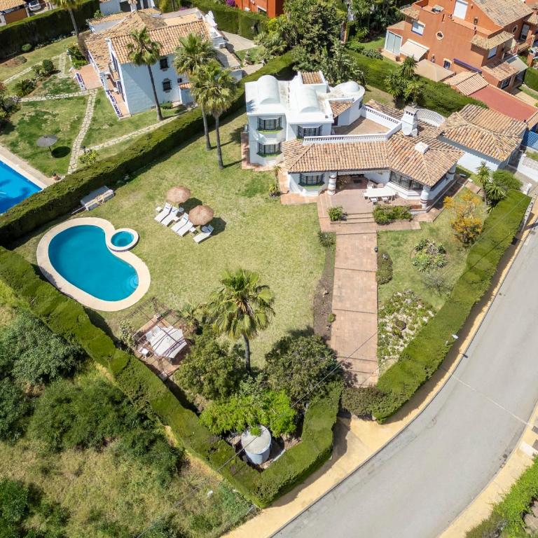 Sunlit 3 BDRM Coastal Villa w Pool and Sea View - Villa con piscina privada - 33