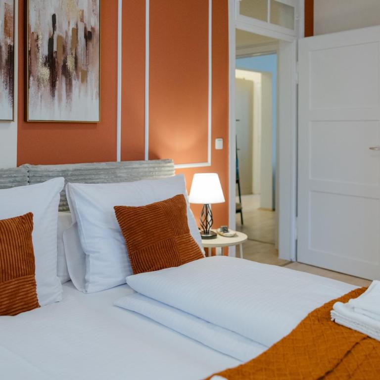 Lumen Homes - Heritage Boutique Apartments, zwischen Altstadt und Isar - Three-Bedroom Apartment - 1