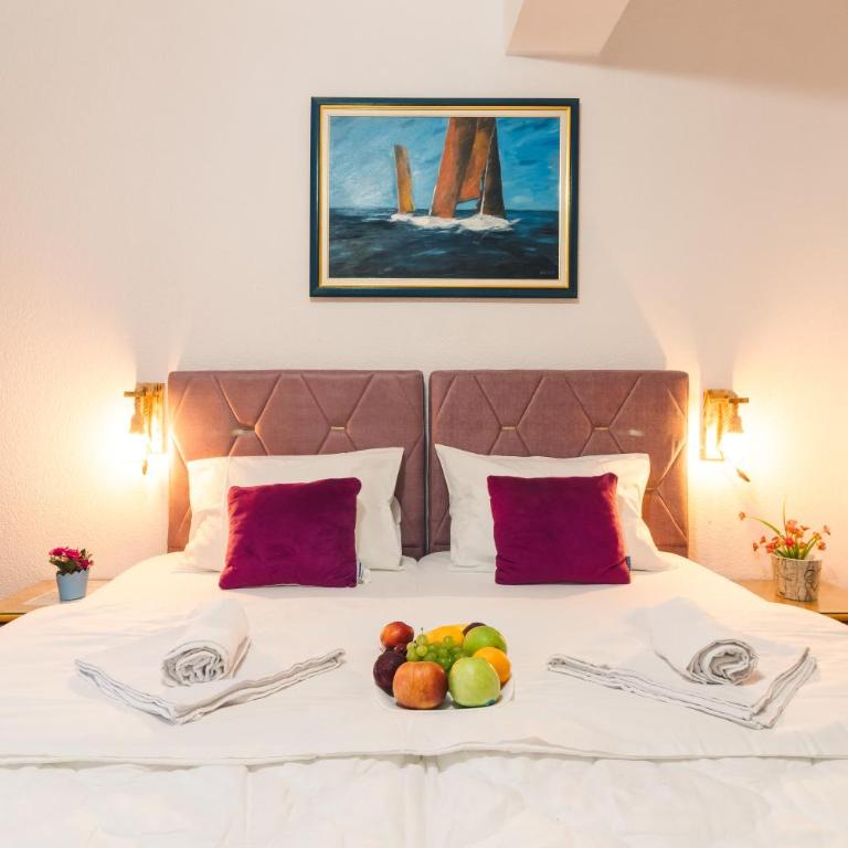 Wiena Apartments - Deluxe Double Room with Balcony and Sea View - 6