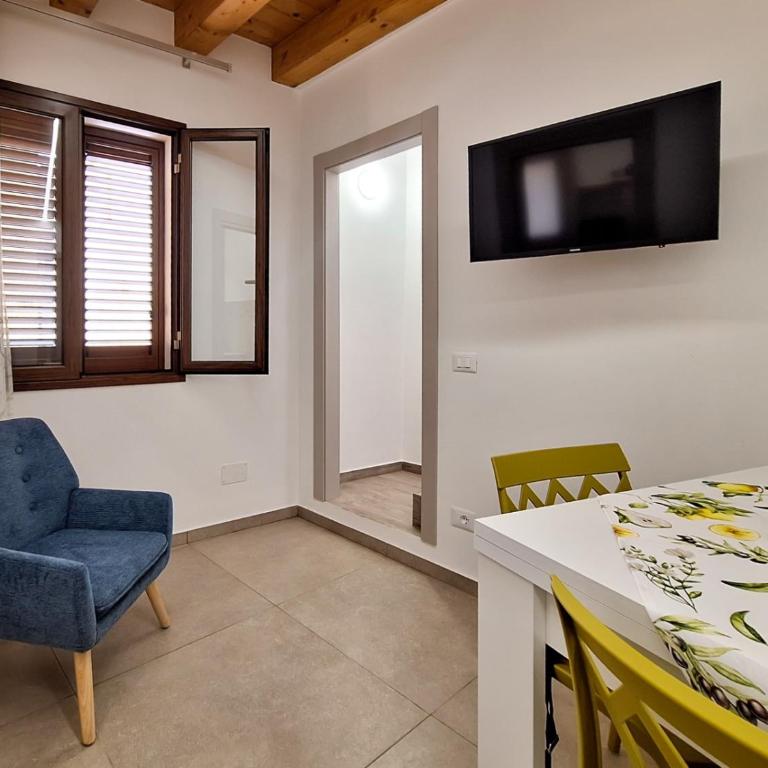 La Casa Sotto il Campanile - Two-Bedroom Apartment with Terrace - 5