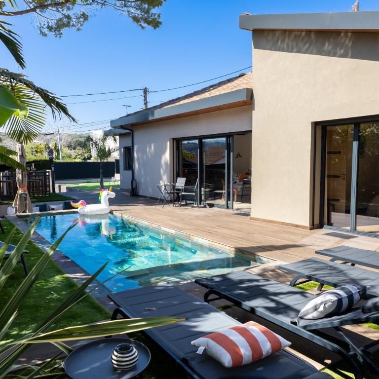Villa piscine, plages à pied, 4 suites - Antibes - Villa con Piscina Privata - 1