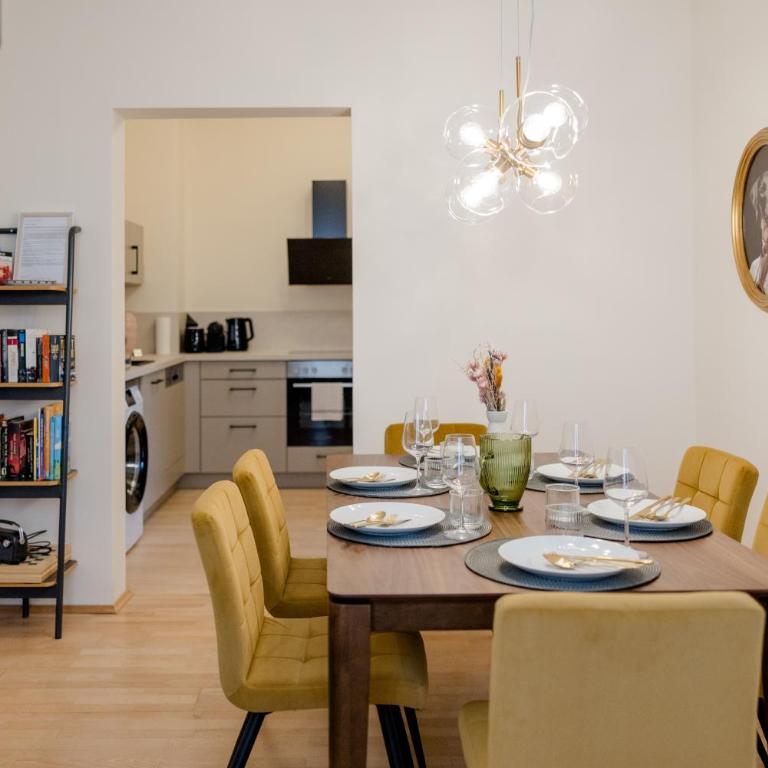 Lumen Homes - Heritage Boutique Apartments, zwischen Altstadt und Isar - Three-Bedroom Apartment - 24