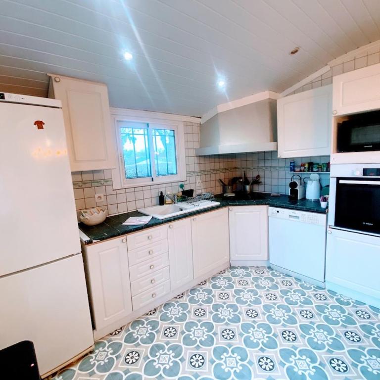 Villa Amandiers - Three-Bedroom Villa - 4