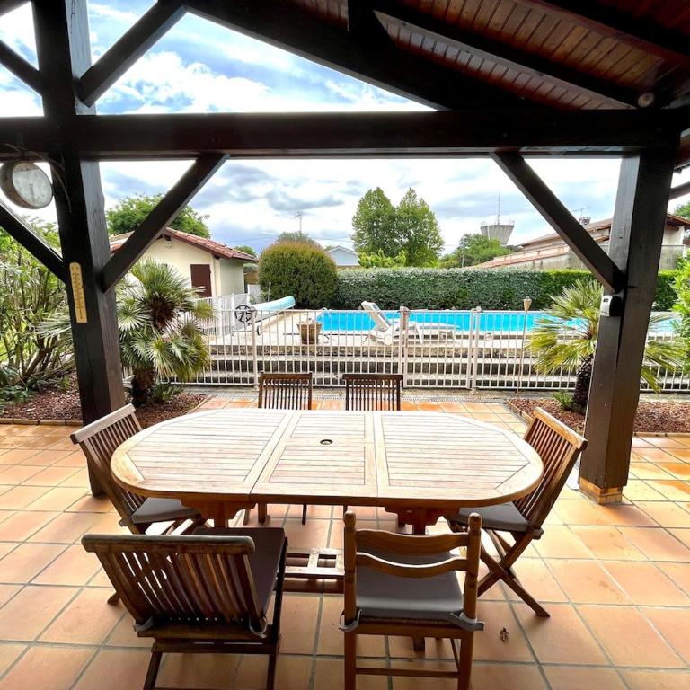 Villa Amandiers - Three-Bedroom Villa - 29