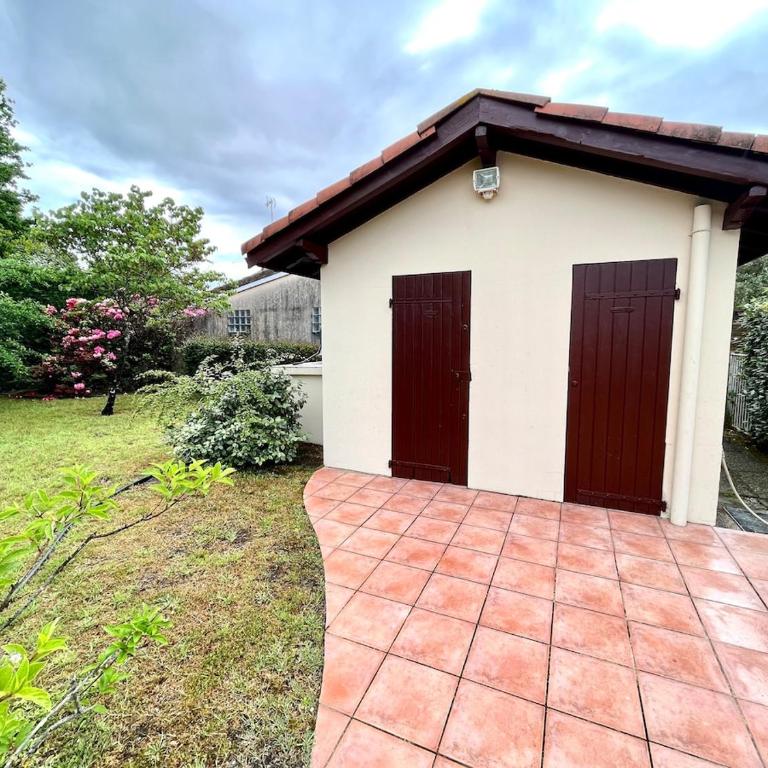 Villa Amandiers - Three-Bedroom Villa - 31