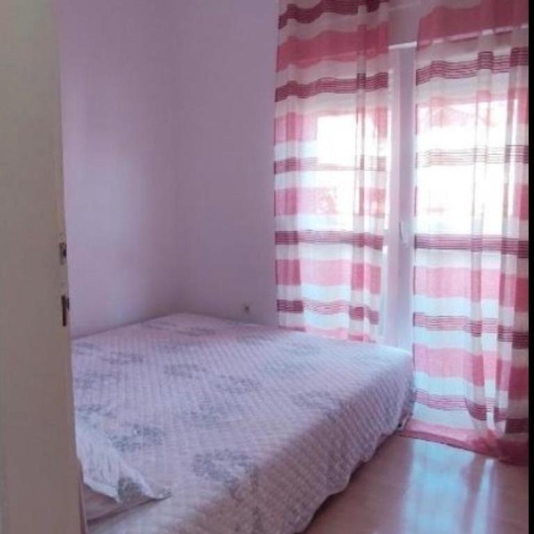 Helena Apartments - Apartment with Balcony - 3