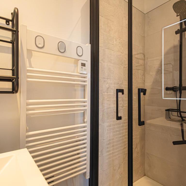 Villa piscine, plages à pied, 4 suites - Antibes - Villa con Piscina Privata - 22