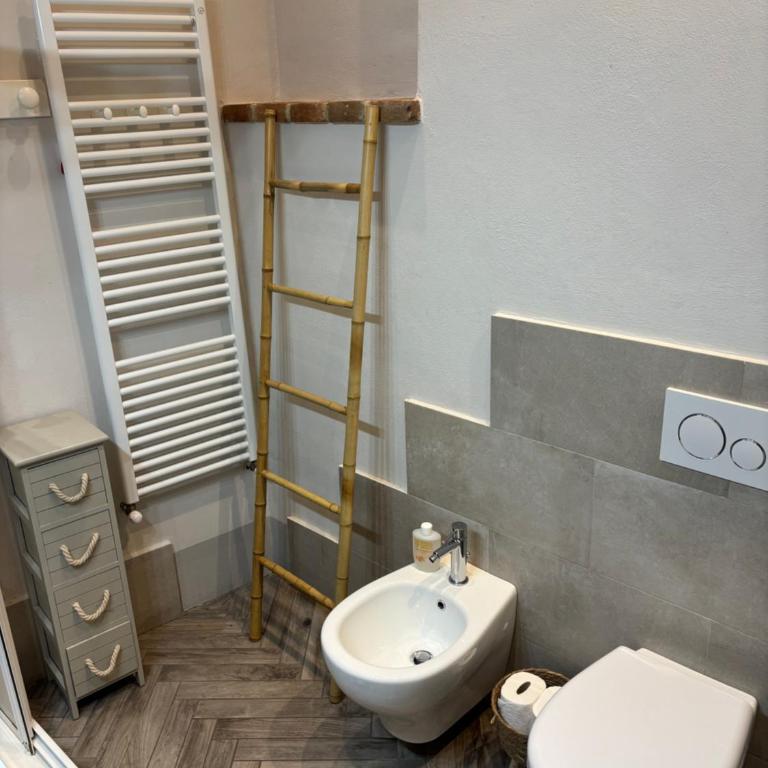 Loft Vicolo di Vallepiatta 2 min Piazza del Campo con parcheggio - Appartamento con 1 Camera da Letto - 8