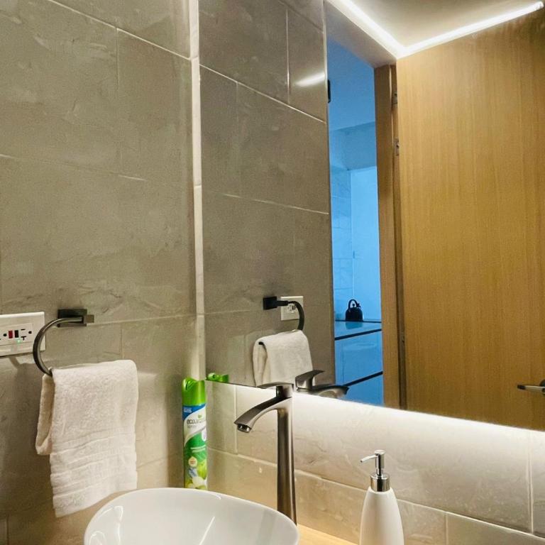 Loft Blanco de Lujo North Point Coliving - Apartamento de 1 dormitorio - 25