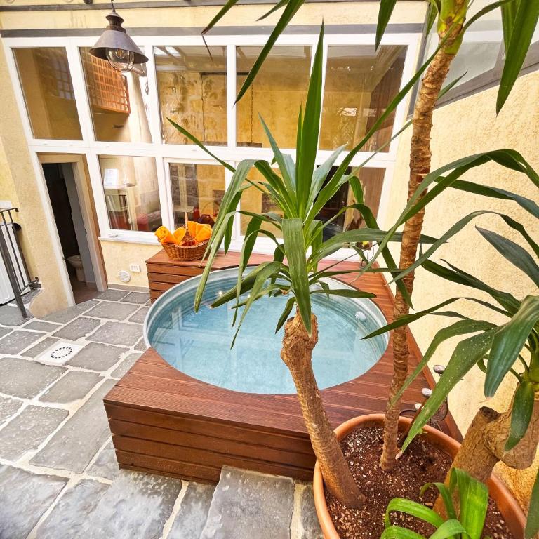 Basso 61 Urban Oasis with Private Mini Pool & Courtyard - Families & Groups - Appartamento - Piano Terra - 1