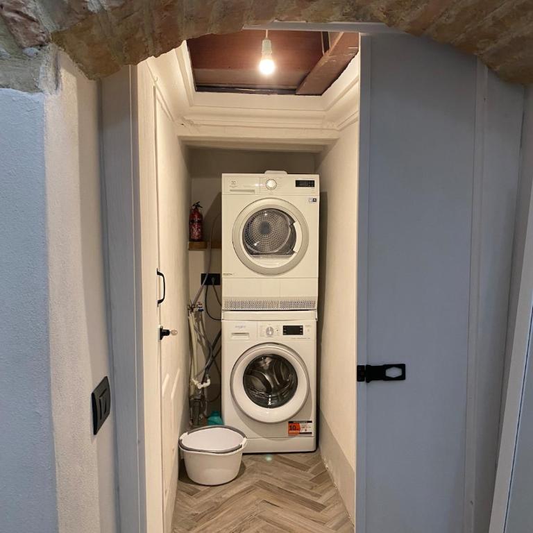 Loft Vicolo di Vallepiatta 2 min Piazza del Campo con parcheggio - Appartamento con 1 Camera da Letto - 13