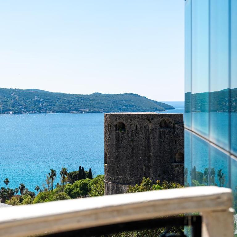 Castello Mare Residence - Deluxe Double Room with Balcony - 10