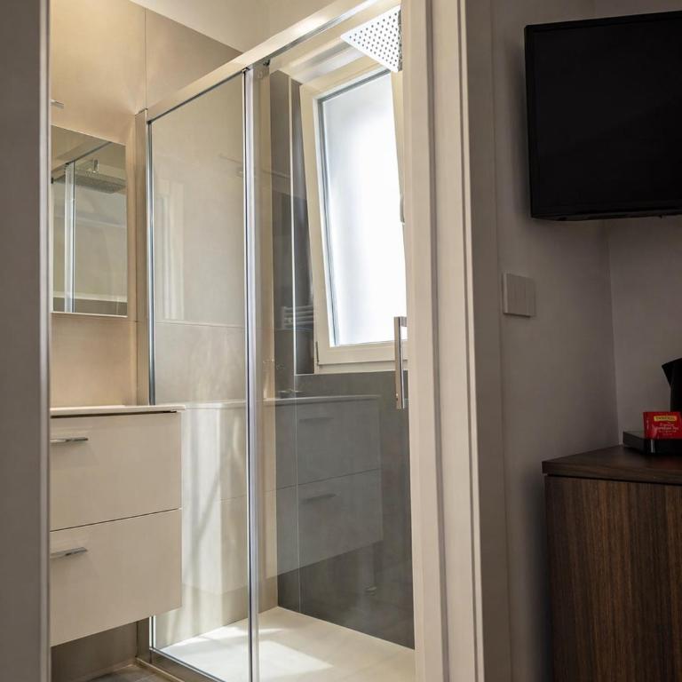 Colonna Suites Bari - Triple Room - 5
