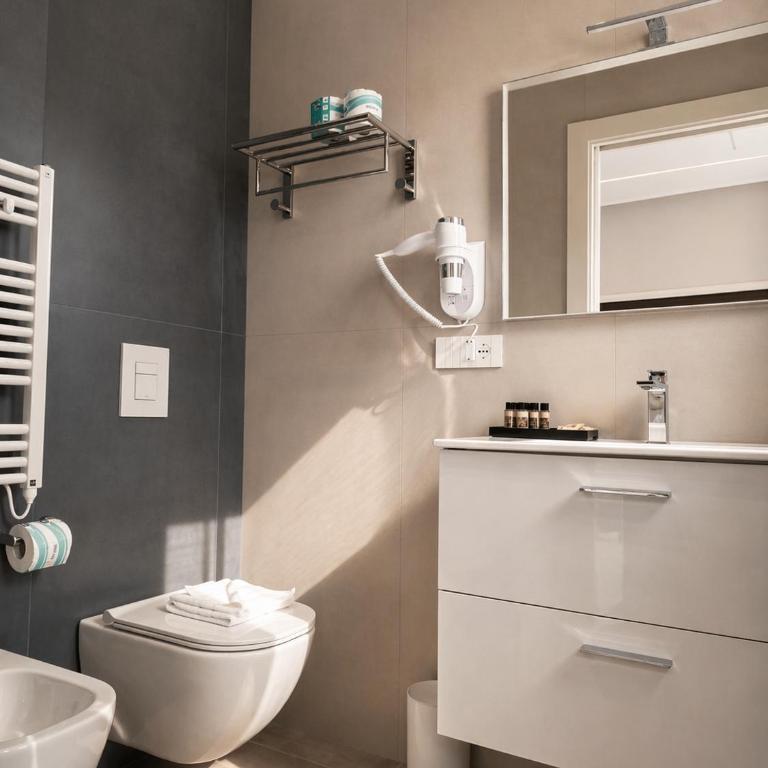Colonna Suites Bari - Triple Room - 3