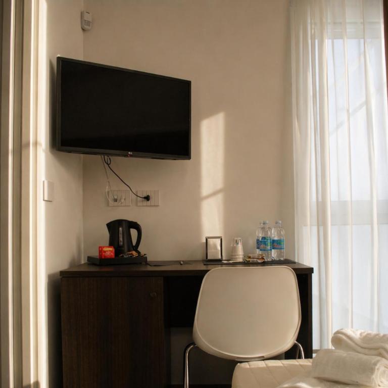 Colonna Suites Bari - Triple Room - 4