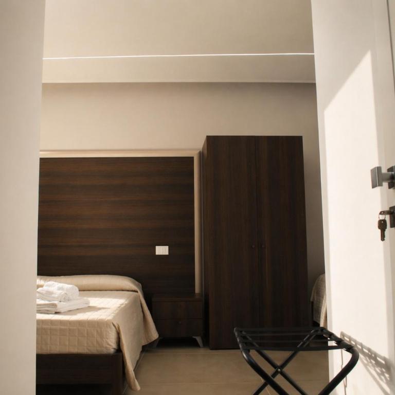 Colonna Suites Bari - Triple Room - 1