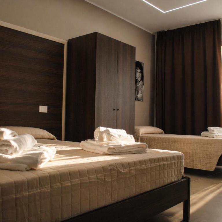 Colonna Suites Bari - Triple Room - 2