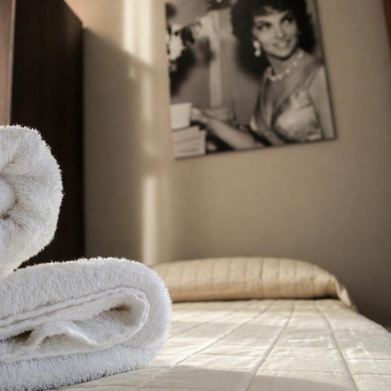 Colonna Suites Bari - Triple Room - 7
