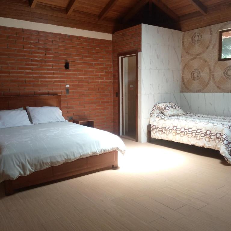 The Lookout Hideaway - Deluxe Double or Twin Room with Spa Bath - 3
