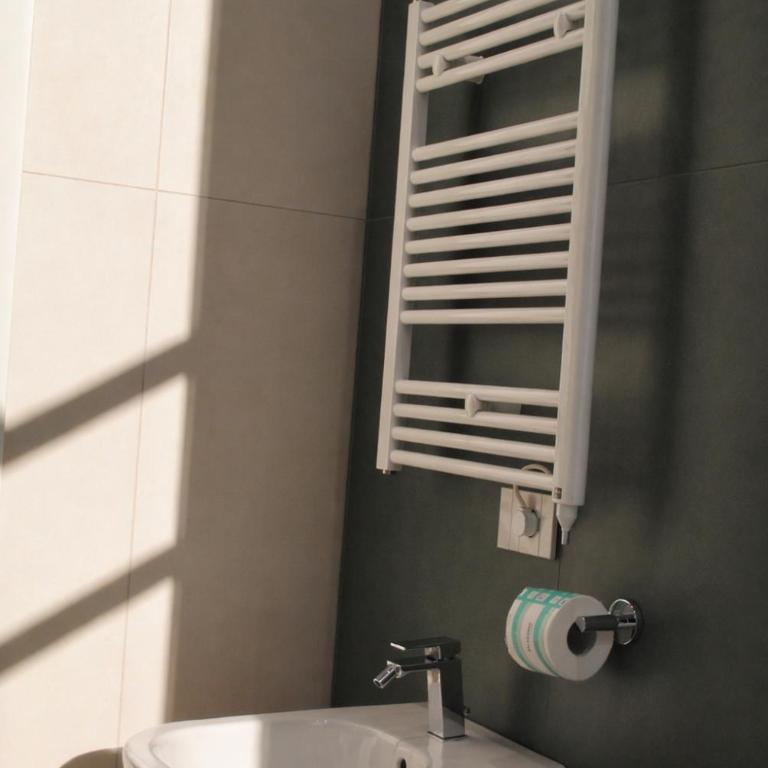 Colonna Suites Bari - Single Room with Private External Bathroom - 4