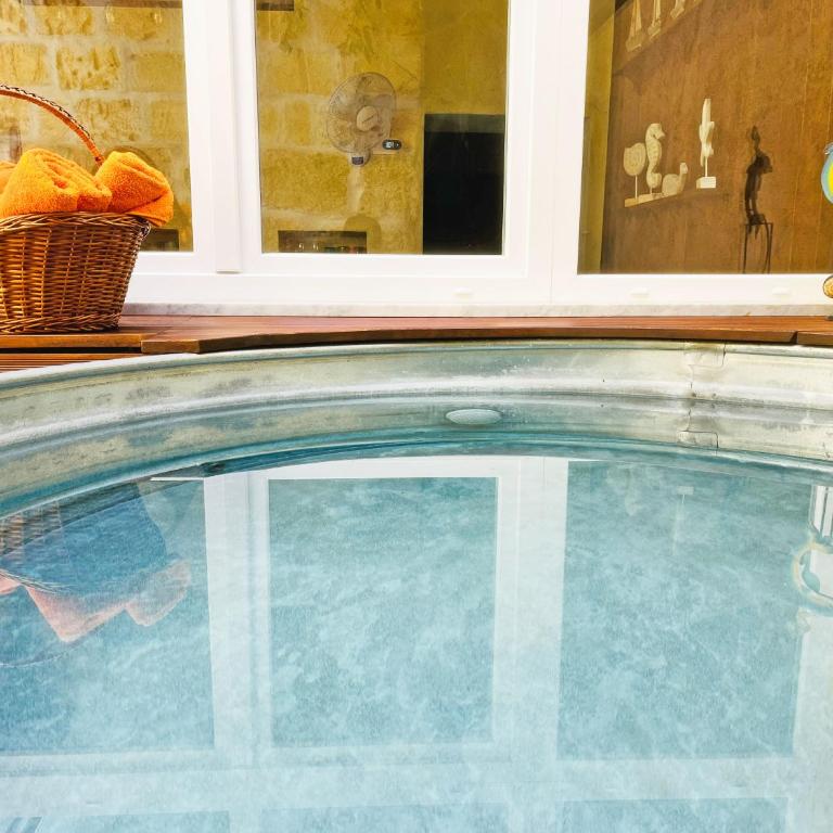 Basso 61 Urban Oasis with Private Mini Pool & Courtyard - Families & Groups - Appartamento - Piano Terra - 45