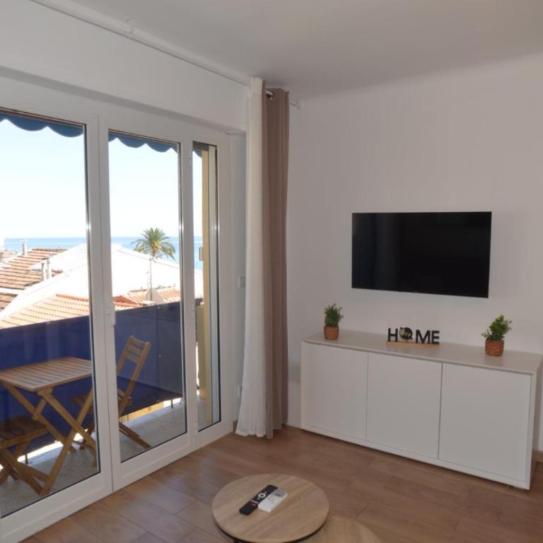 55E - Superbe studio climatisé entièrement rénové au 5ème et dernier étage sur le bord de Mer de Menton - Monolocale - 5