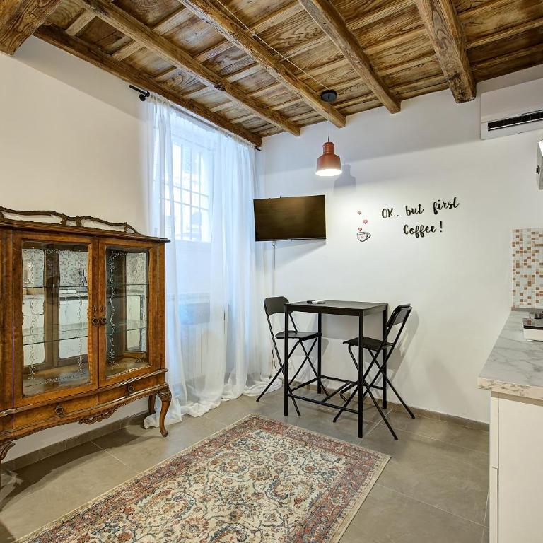 Casa Capocci 68 - Camera Deluxe (2 Adulti + 1 Bambino) - 21