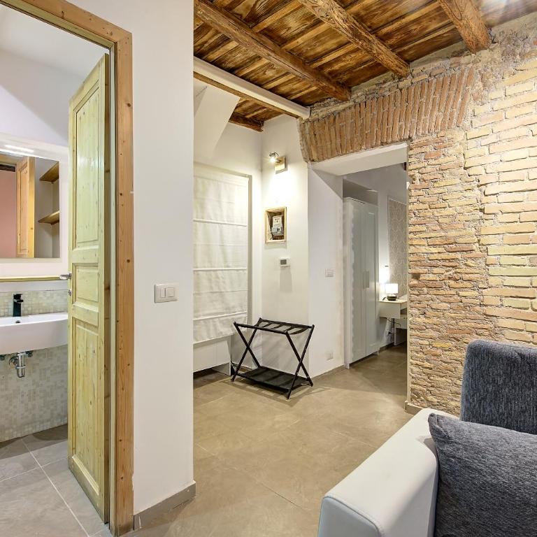 Casa Capocci 68 - Camera Deluxe (2 Adulti + 1 Bambino) - 17