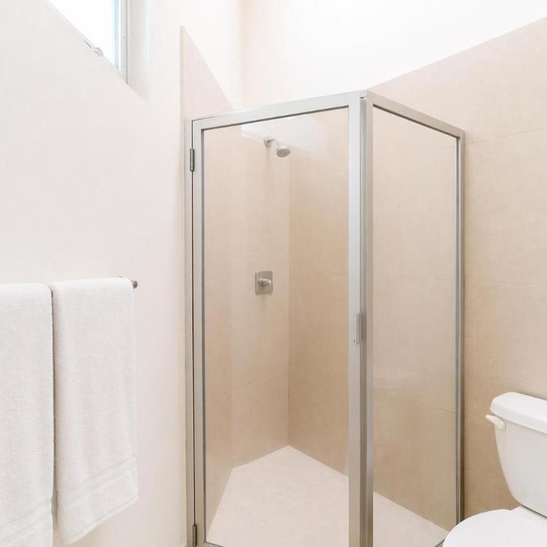 Private Pool Villa, Walk to Beach & 5th Ave - Villa - 18