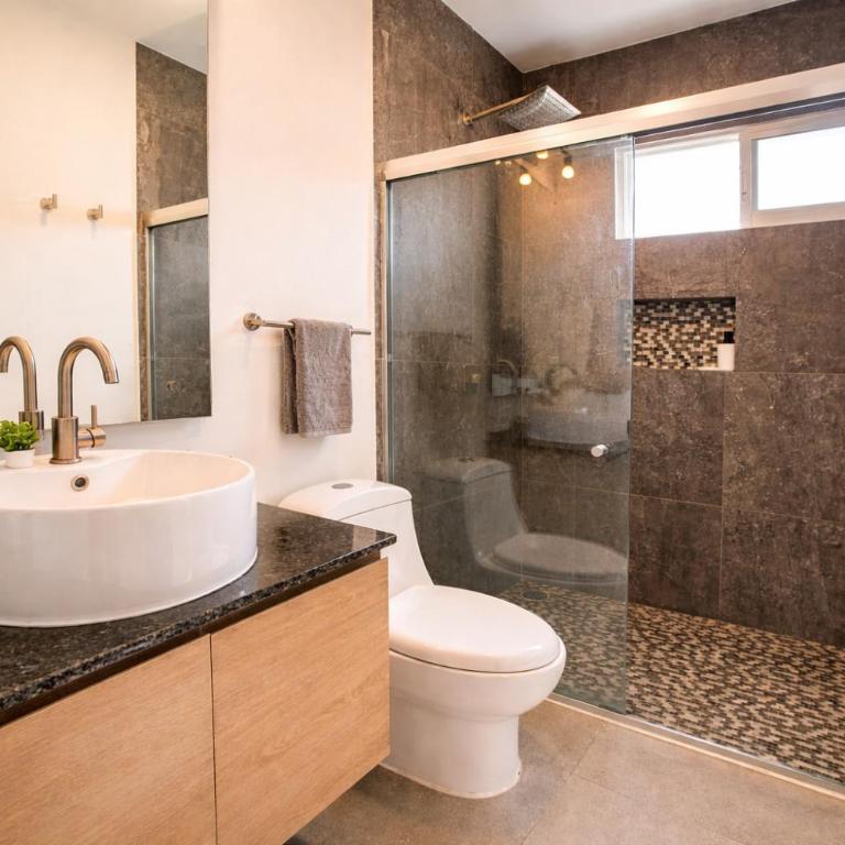 Juriquilla Home, 5 Bedrooms, 3 Community Pool - Four-Bedroom House - 15