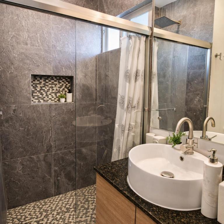 Juriquilla Home, 5 Bedrooms, 3 Community Pool - Four-Bedroom House - 29