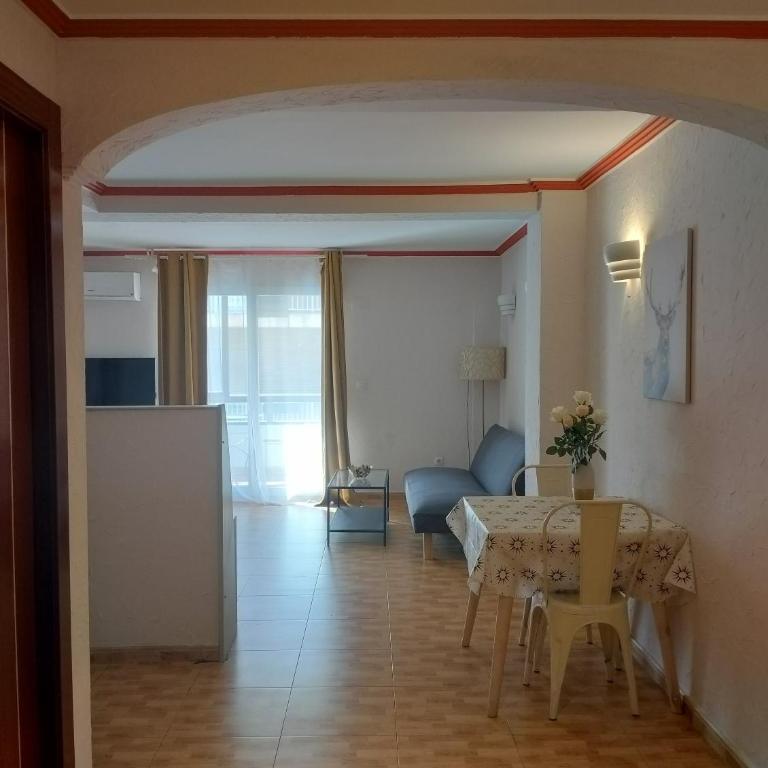 Unique Apartahotel 2-2 - Habitación Triple con ducha - 1