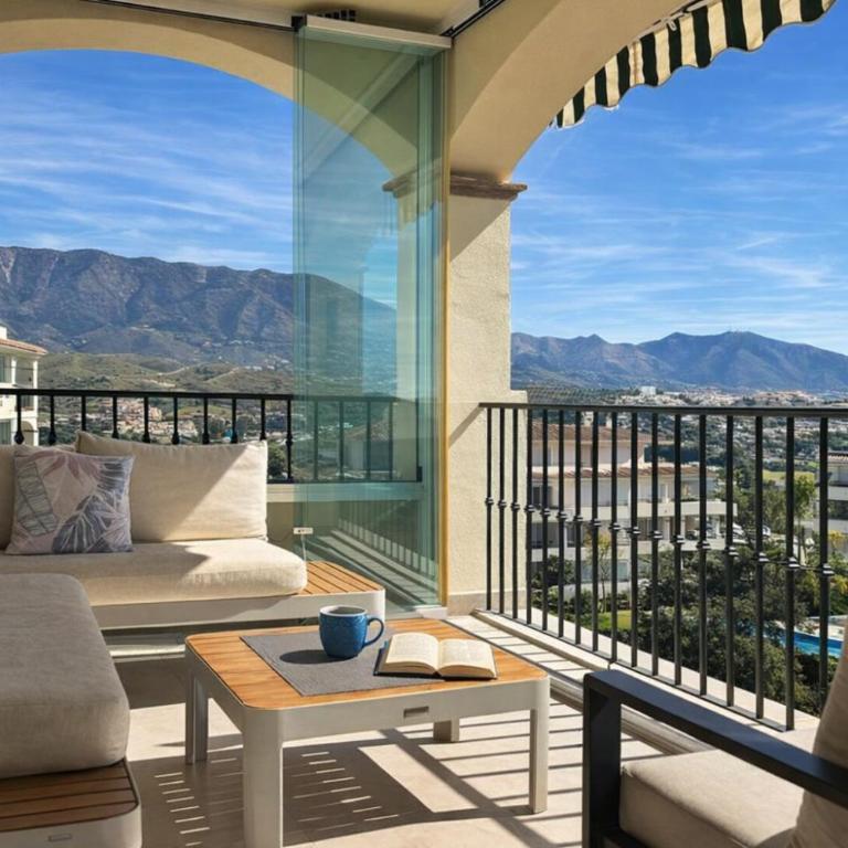 La Cala Hills Family Retreat with Views and Pool - Apartamento con vistas a las montañas - 1