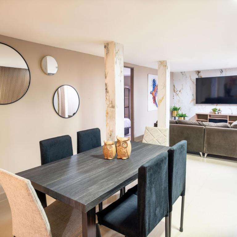 5 bedroom, with Arcade machine and foosball, 1 block from Lleras park P3 - Apartment - 27