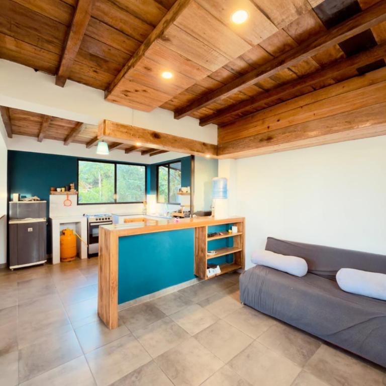 Casa de los Tucanes - Two-Bedroom House - 6